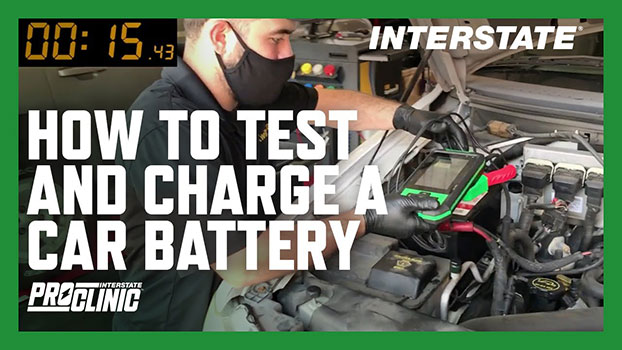 Comment tester et charger une batterie de voiture