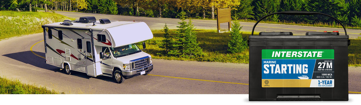 image d’un véhicule récréatif sur route avec une batterie de démarrage Interstate 